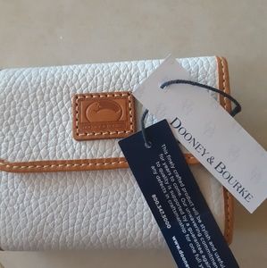 Dooney & Bourke wallet